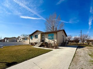 1130 S Cottonwood Ct, Garland, UT 84312