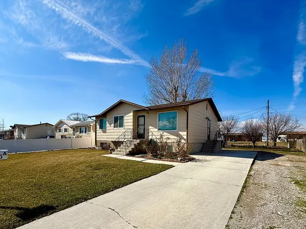 1130 S Cottonwood Ct, Garland, UT 84312