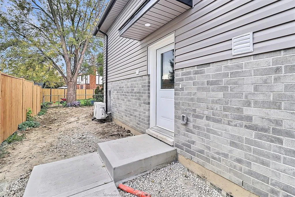 2 bed, 1.5 bath, $2,250 — Photo 4