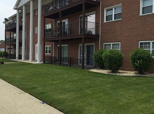 6101 W 94th St APT C1, Oak Lawn, IL