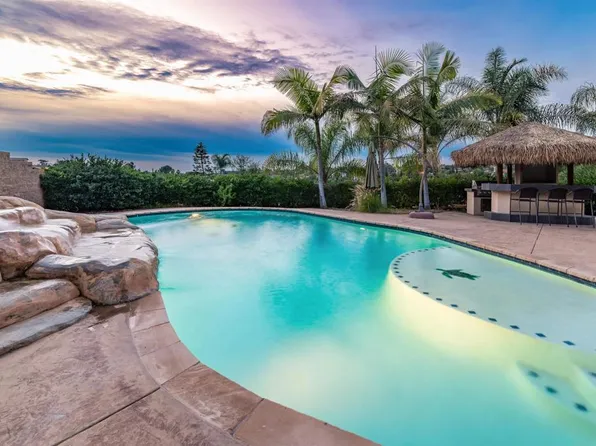 1567 Monte Vista Dr, Vista, CA 92084