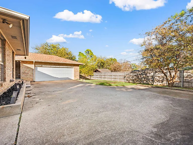 507 Crestview Dr — Photo 26