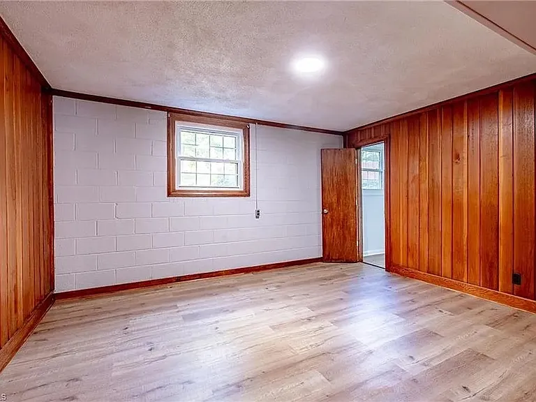 3230 Kinnamon Rd — Photo 36