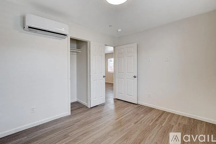 405 S 10th St #10 — Photo 4