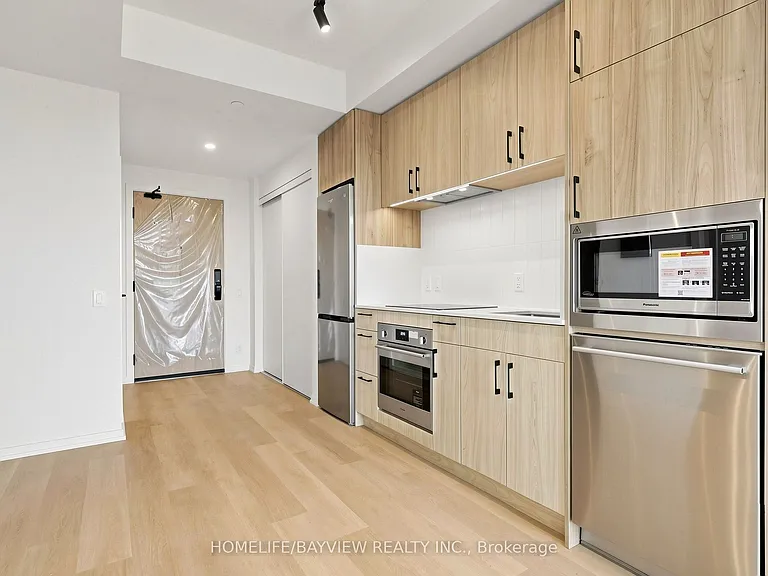 109 Erskine Ave #1706 — Photo 8