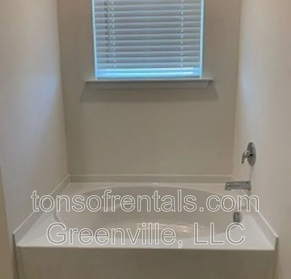 938 Pineland Dr — Photo 10