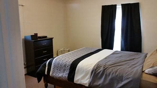 2nd image of 436 Campbell Ave APT 3