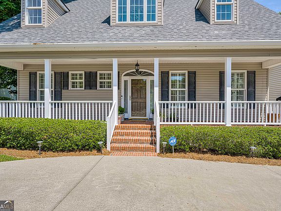 4th image of 225 Water Oak Dr
