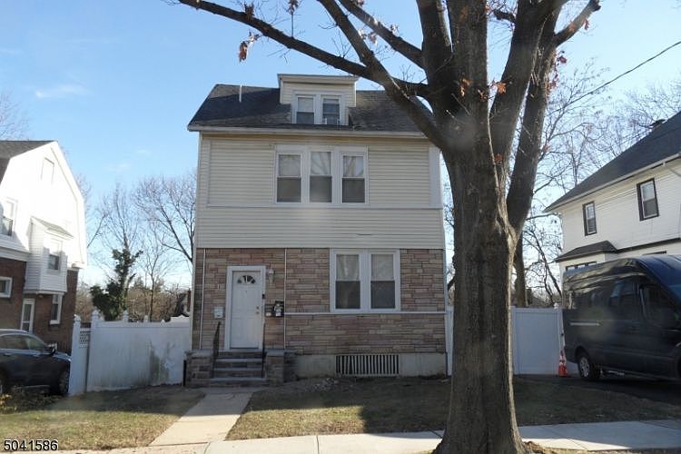 1st image of 118 Park Pl