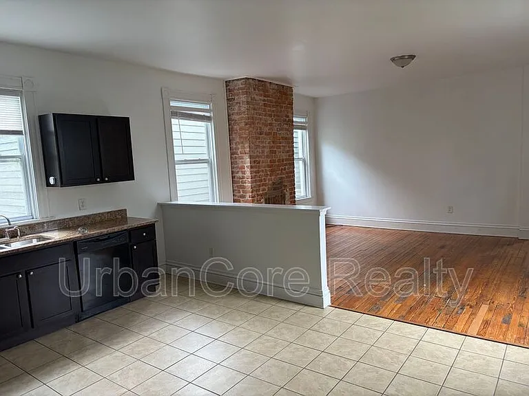 621 N 31st St #B — Photo 11