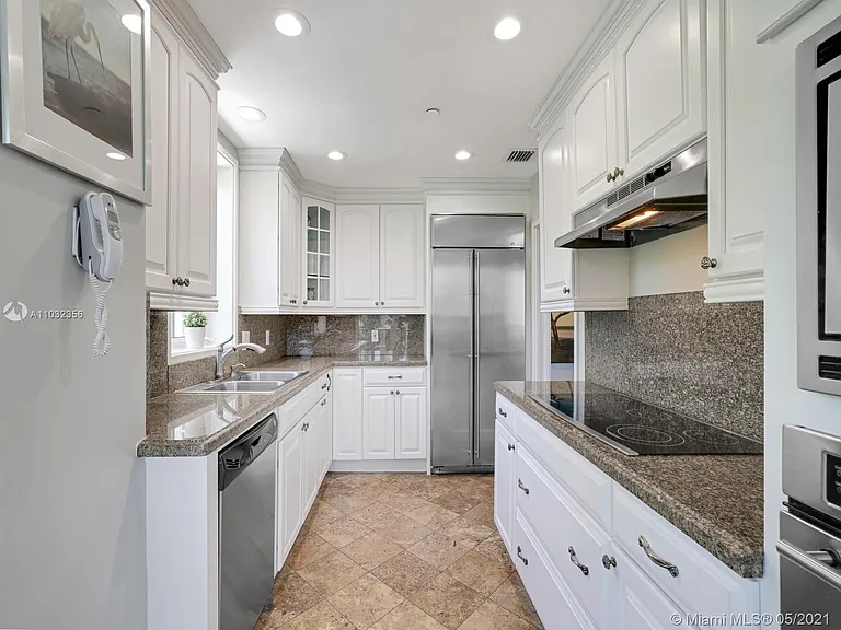 19126 Fisher Island Dr #19126 — Photo 10