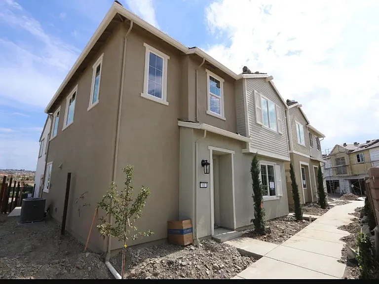14545 Southpointe Dr #61 — Photo 2