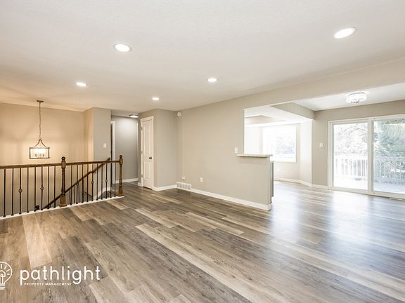 5th image of 4613 Woodbury Dr