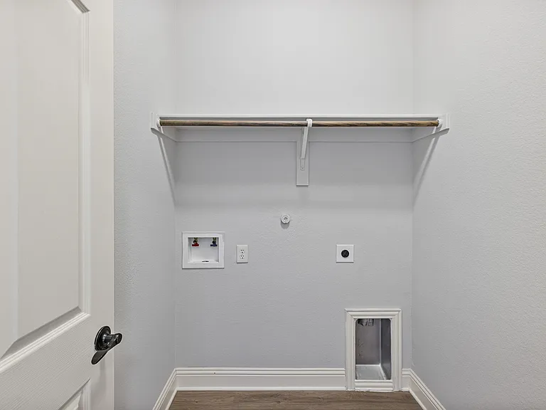 300 Kelvington Dr — Photo 28