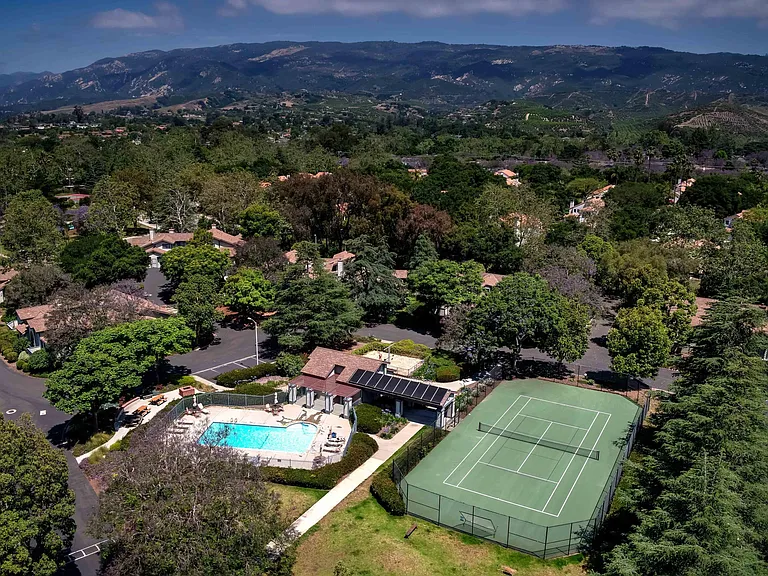 5341 Traci Dr — Photo 35