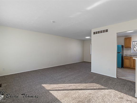 5th image of 804 Carpenter St