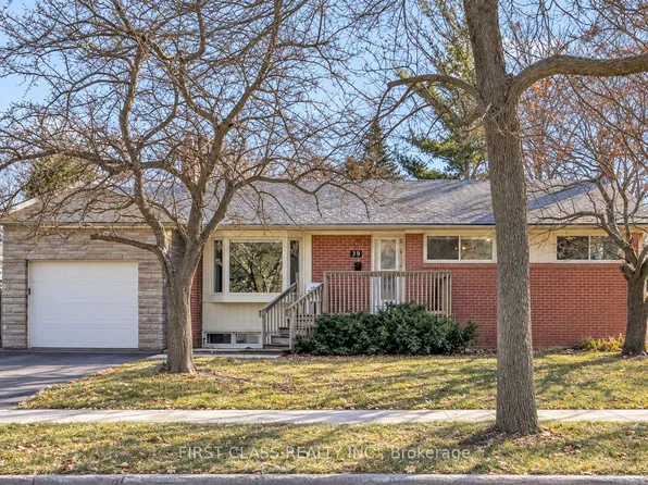 39 Seaton Dr, Aurora, ON L4G 2J9