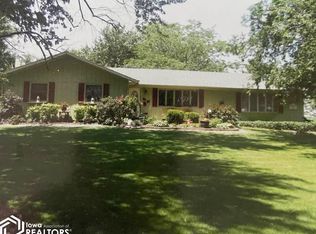 110 W 4th St N, Exline, IA 52555