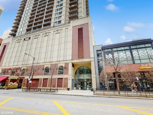 630 N State St APT 2403, Chicago, IL 60654