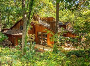 28 White Oaks Ln, Madison, WI 53711