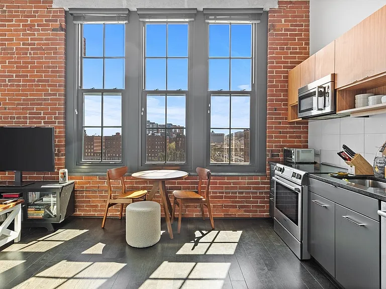 319 A St #510 — Photo 2