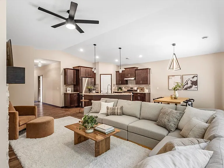 1017 109th Ct NE — Photo 12