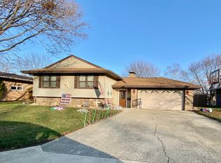 587 Pinecrest Pl, Rantoul, IL 61866