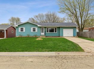 1216 Hospital Dr, De Witt, IA 52742
