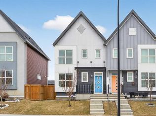 196 S Livingston Vw NE, Calgary, AB T3P 0Z9