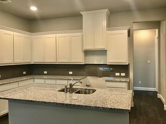4th image of 6900 Acadia Ln