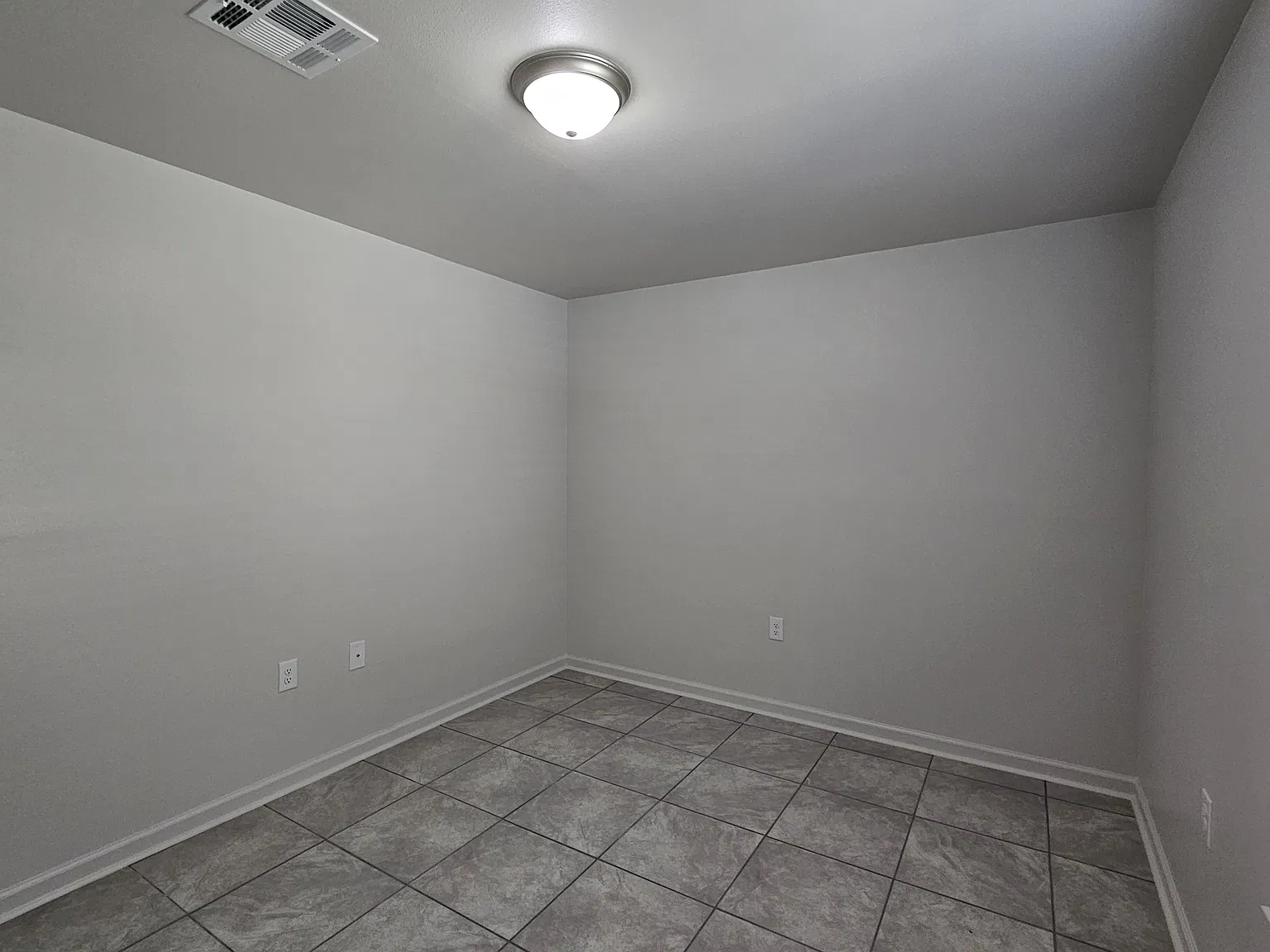 3 bed, 1304 sqft, $1,525 — Photo 4