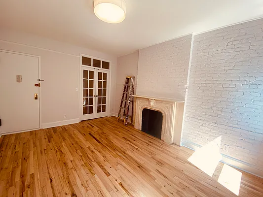 Rented by Metropolis Real Estate of Manhattan | media 13