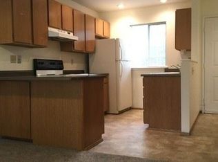 521 Pine St APT 8, Rogue River, OR 97537