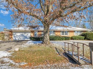 9 Green St, Fisher, IL 61843