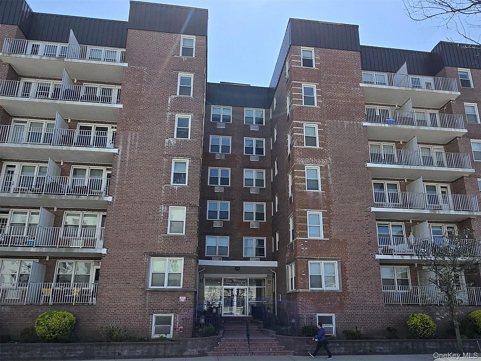 1st image of 210 E Broadway #1H