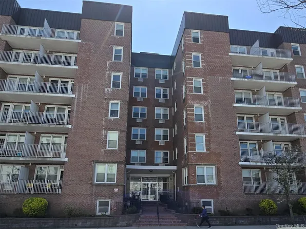 210 E Broadway #1H, Long Beach, NY 11561