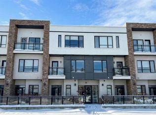 15 E Rosscarrock Gate SW #109, Calgary, AB T3C1E6