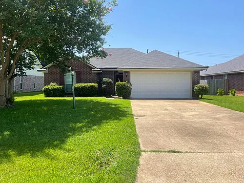 2922 Le Oaks Dr Photo 1