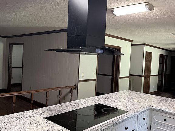 4th image of 3809 Gillionville Rd