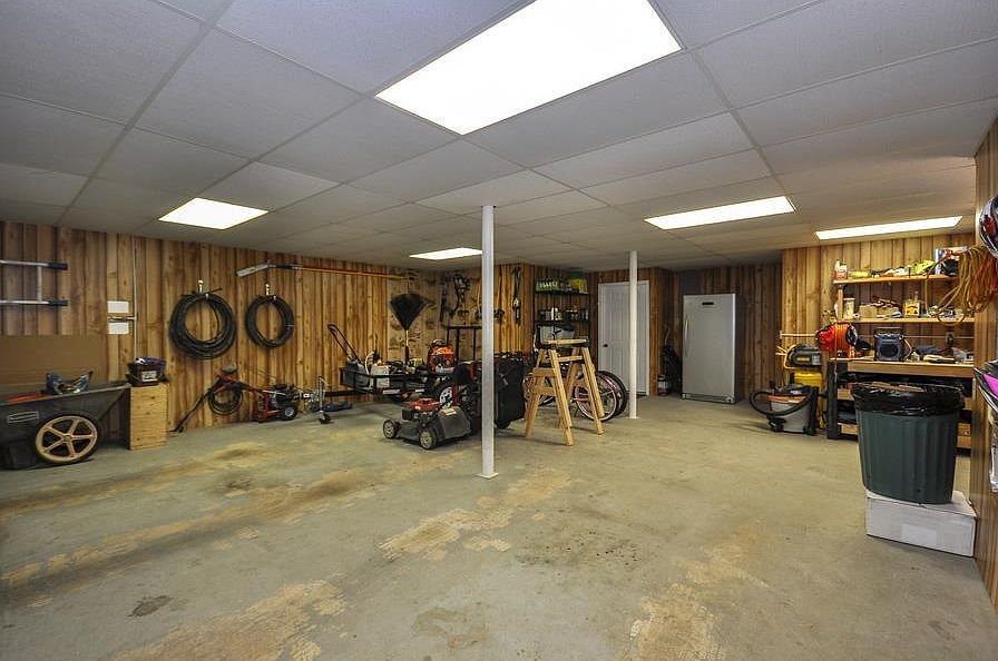 Garage and work shop