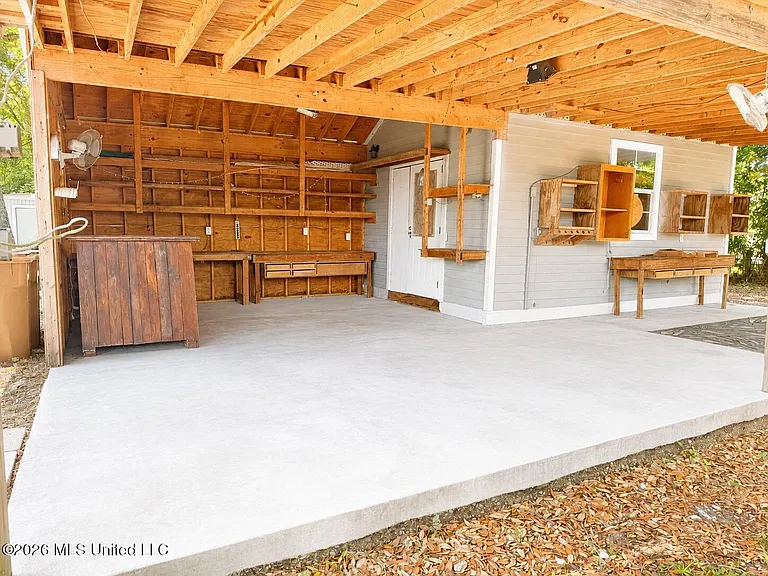 309 Seal Ave — Photo 7