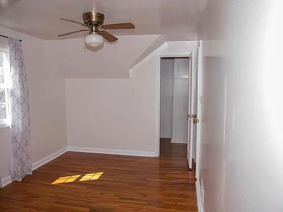 3rd image of 1035 North Blvd