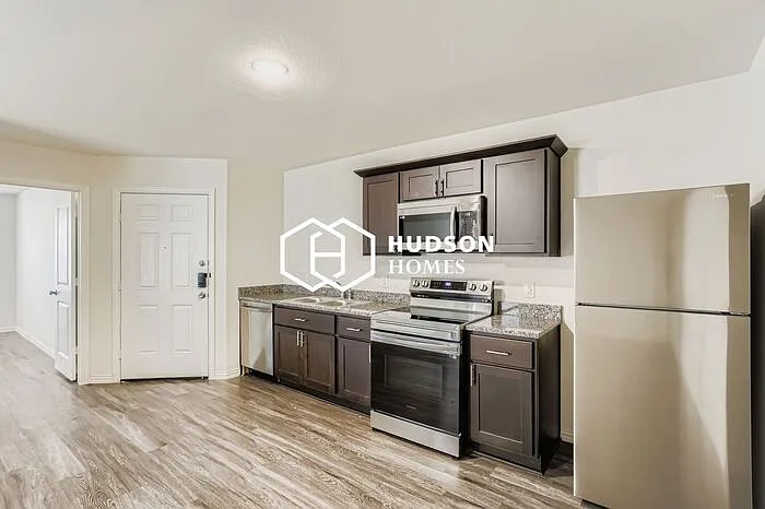 3 bed, 2.0 bath, 980 sqft, $1,125 — Photo 4