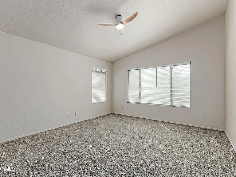 1145 E Windsor Dr — Photo 13