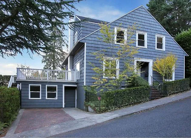 734 NW Marlborough Ave — Photo 1