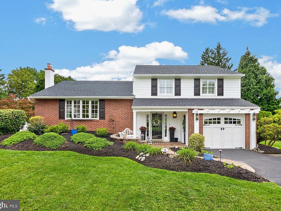 1st image of 88 Deerpath Rd