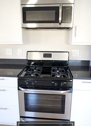 3rd image of 944 E 5th St