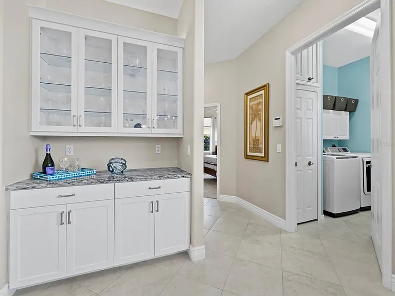 Butlers Crest Dr — Photo 25