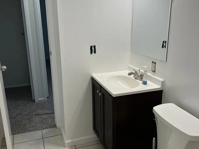 915 Shumway Ave — Photo 12