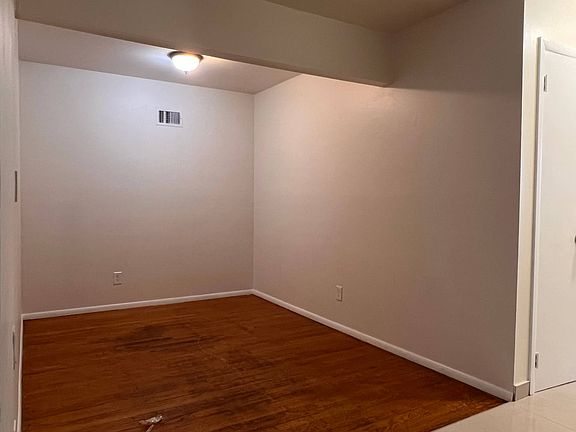 4th image of 82 Glenwood Ave Floor 1